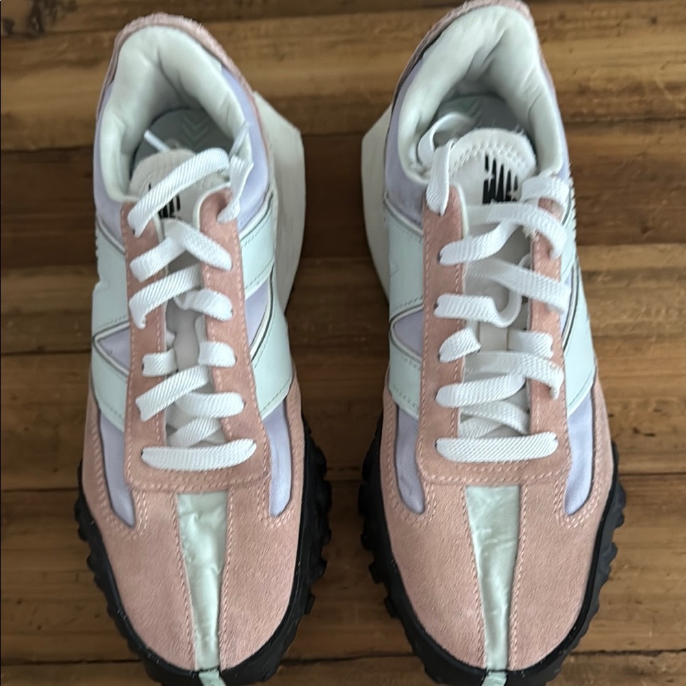 Stylish Men’s New Balance XC-72 in Pink and White and Purple.